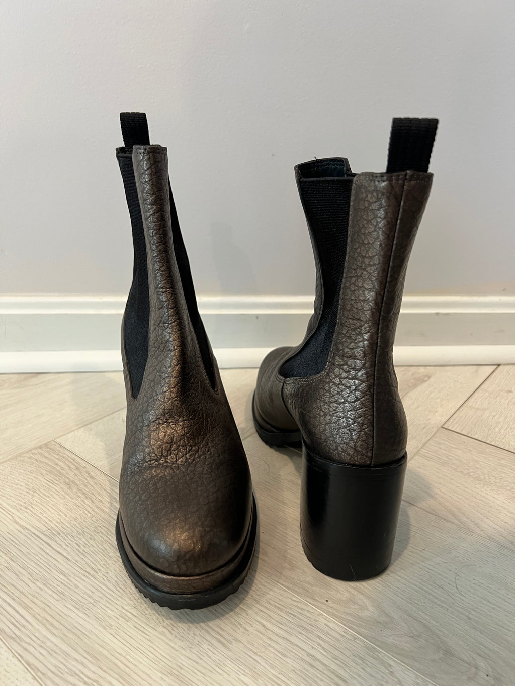Homer’s Artisanal bronze Chelsea boots size 40(US women’s 9-9.5)